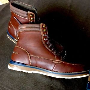 Men' s mid- cut shoes